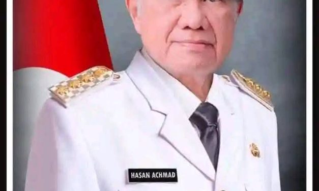 Drs. Hasan Achmad, M.Si, Bupati Kaimana yang Punya Akar Keluarga Kuat di Ayamaru