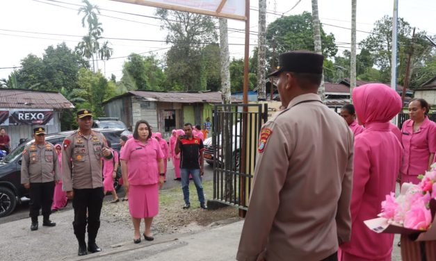 Kapolres Sorong Selatan dan Ketua Bhayangkari Lakukan Kunjungan Kerja di Polsek Teminabuan