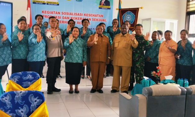 TP-PKK Kabupaten Maybrat Gelar Sosialisasi Kesehatan Reproduksi dan Pencegahan Kekerasan Seksual bagi Remaja di SMA Negeri 1 Aifat