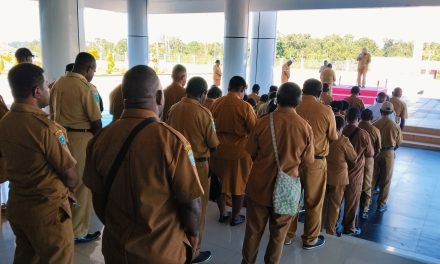 Hanya Tiga Pimpinan OPD Hadir, Kadis Pendapatan Daerah Maybrat Soroti Disiplin ASN