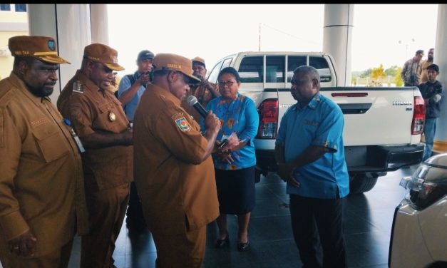 Pemerintah Kabupaten Maybrat Serahkan Mobil Dinas untuk Mendukung Pelayanan Gereja dan Pemerintahan