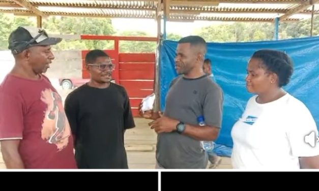 Ketua DPRK Maybrat Saksikan Turnamen Minsoccer KNPI Distrik Aitinyo Tengah