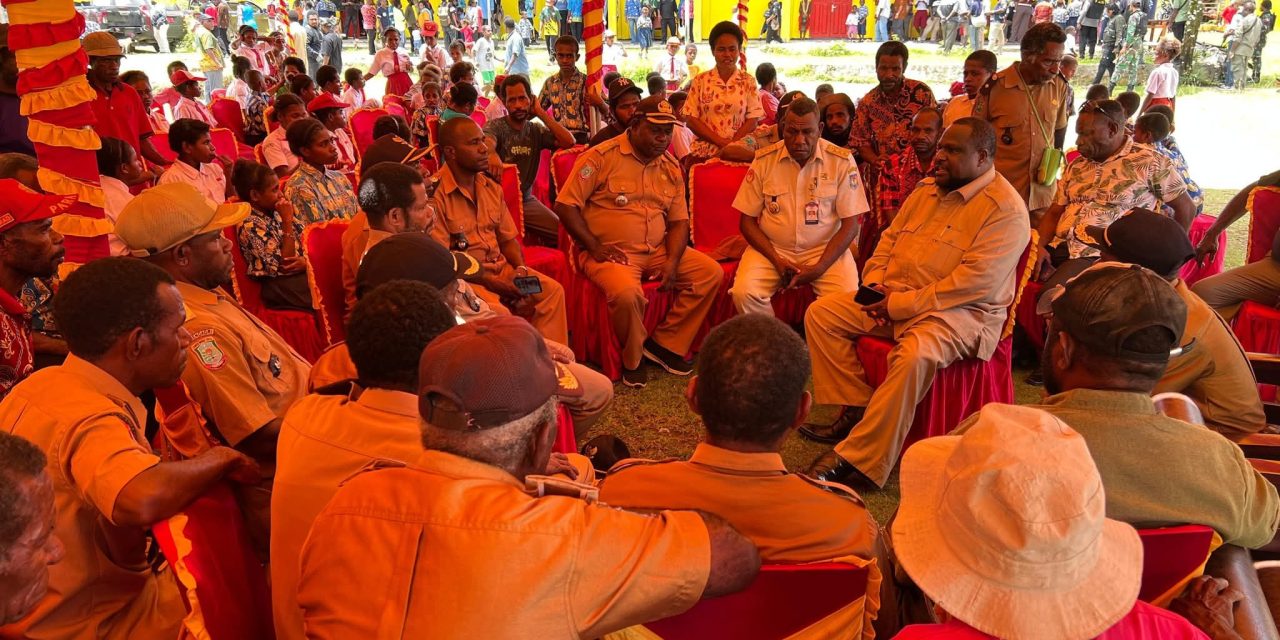 Sekda Maybrat Ferdinandus Taa Tindak Lanjuti Laporan Dana Desa 2025 di Aifat Timur Raya