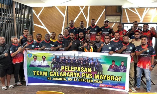 Sekda Maybrat Ferdinandus Taa Resmi Lepas Tim Sepak Bola Galakarya ke Jakarta, Wakili Papua Barat Daya di Ajang Nasional