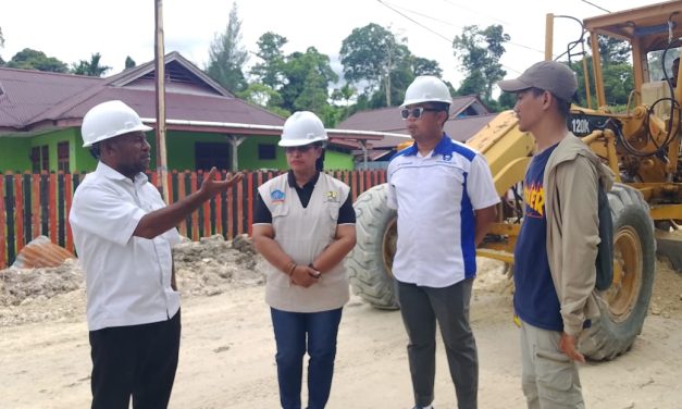 Bupati Sorong Selatan Tinjau Pembangunan Sejumlah Ruas Jalan dan Fasilitas Umum