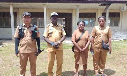 Kepala Distrik Kais Yulius Keba Tinjau Sejumlah Proyek Pembangunan di Wilayahnya