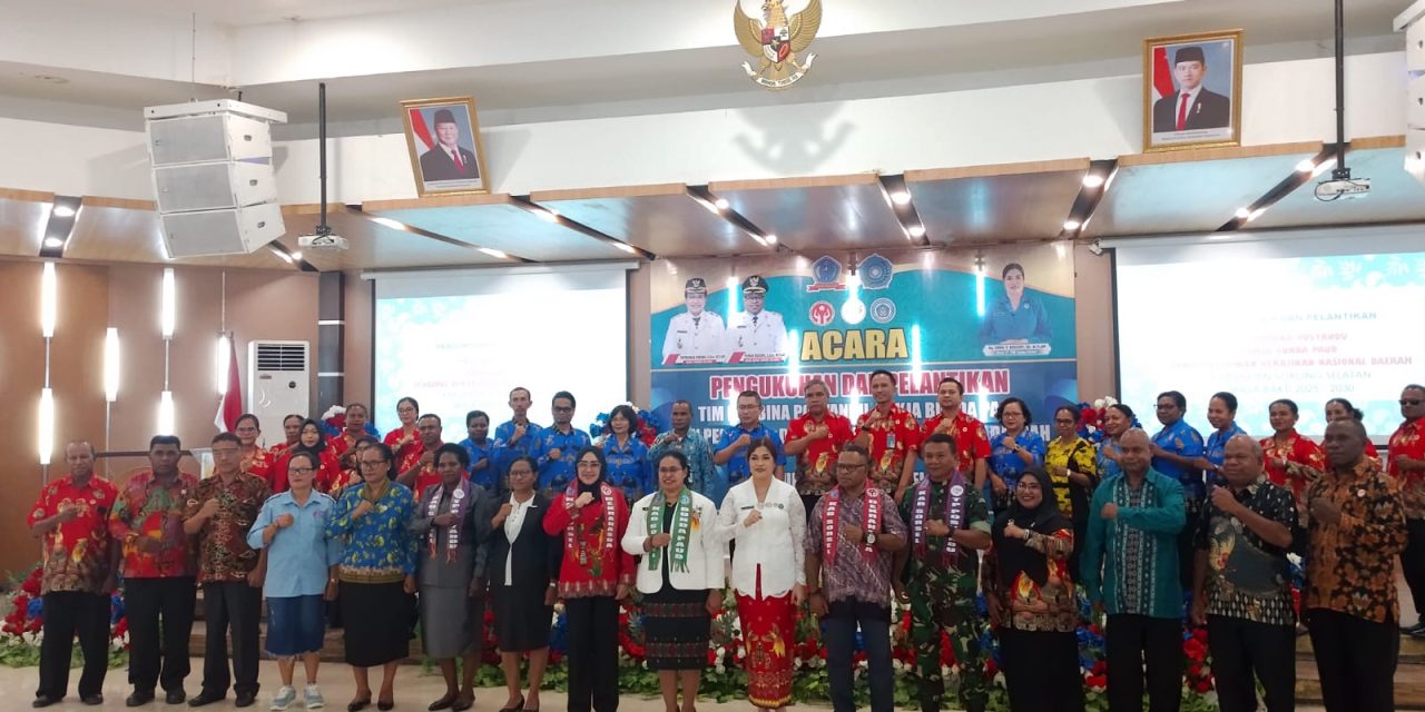 Bupati Sorong Selatan Lantik Pengurus Posyandu, Pokja Bunda PAUD, dan Dekranasda Masa Bakti 2025–2030