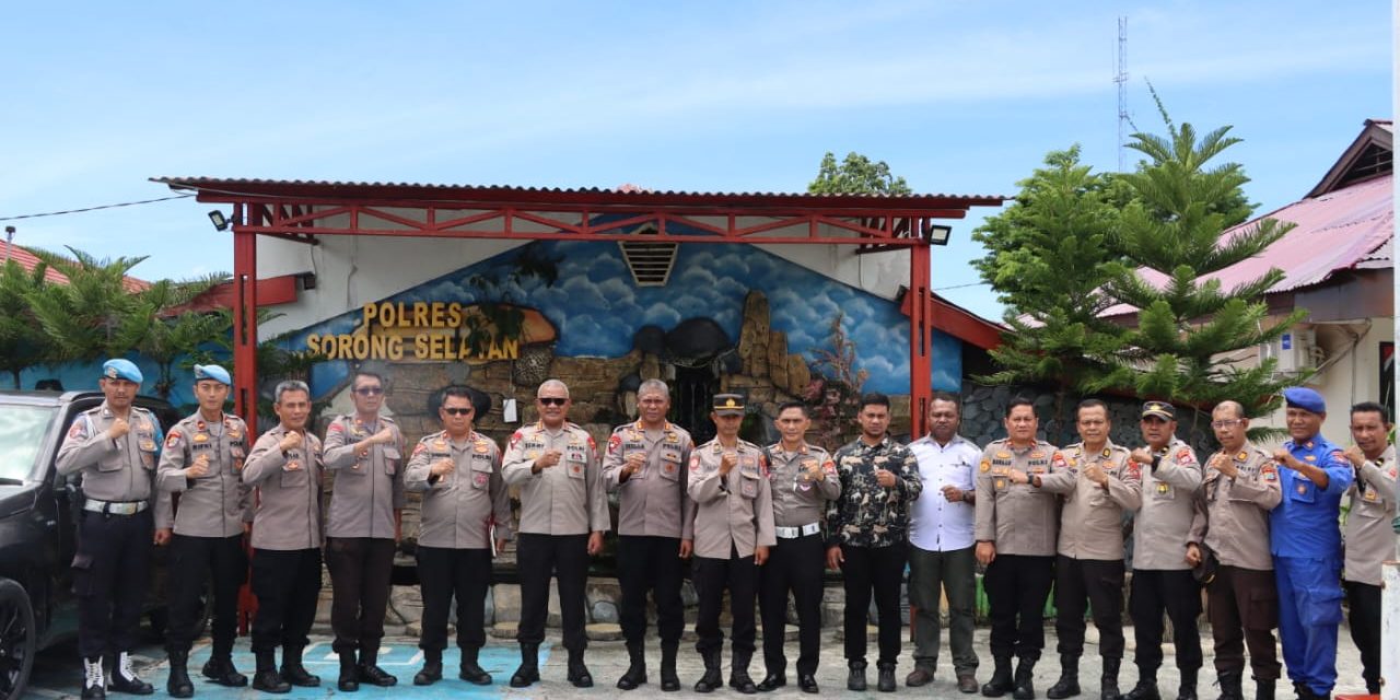 Wakapolda Papua Barat Daya Pimpin Apel Pagi di Polres Sorong Selatan, Tekankan Disiplin dan Pelayanan yang Humanis