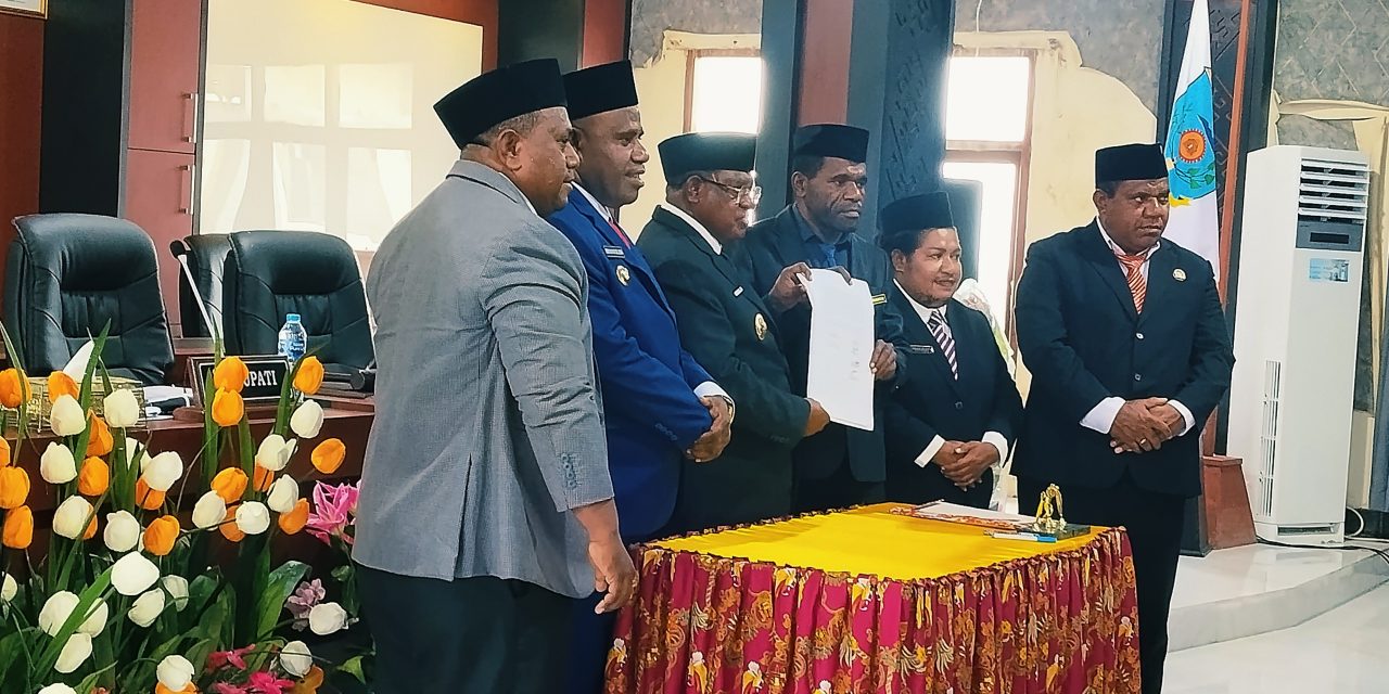 Bupati Maybrat Karel Murafer Sampaikan Jawaban atas Laporan Badan Anggaran DPRD Terkait Perubahan APBD 2025