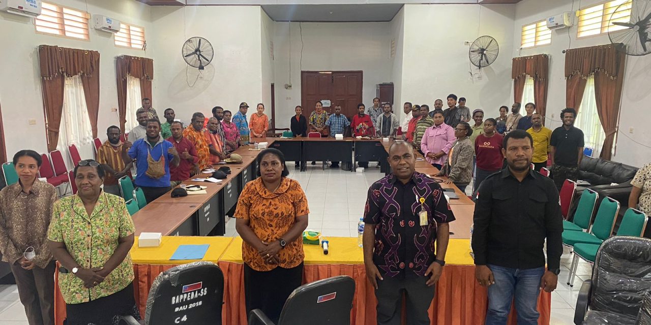 Pemprov Papua Barat Daya Gelar Sosialisasi FGD Peningkatan Kapasitas Kearifan Lokal dan Hak Masyarakat Hukum Adat