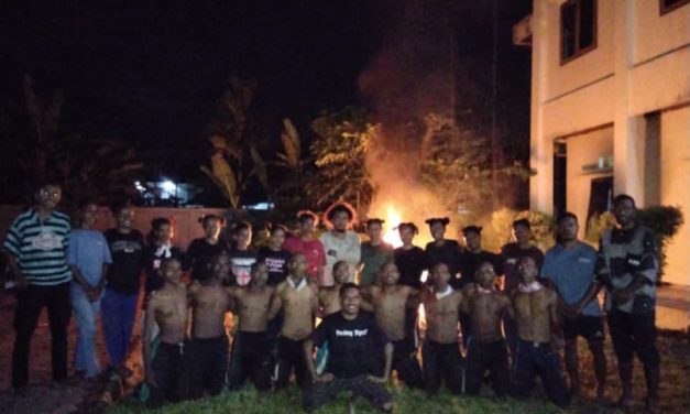 Puncak Pembinaan Mahasiswa Sorong Selatan di Manokwari Ditandai Api Unggun sebagai Simbol Solidaritas