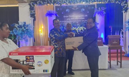 LPEC Papua Barat Daya Serahkan Bantuan Laptop dan Printer kepada GPdI Efata Kota Sorong