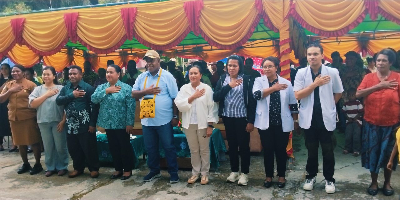 Wabup Maybrat Ferdinando Solossa Buka kegiatan Pengobatan Massal TP-PKK di Puskesmas Aitinyo Tengah: Penanganan Stunting Jadi Fokus Utama