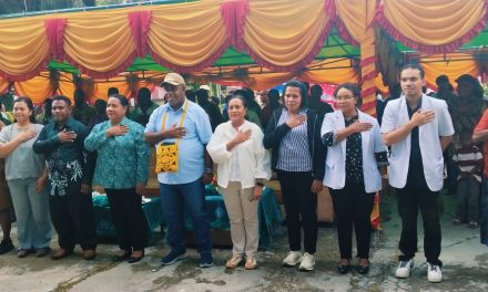Wabup Maybrat Ferdinando Solossa Buka kegiatan Pengobatan Massal TP-PKK di Puskesmas Aitinyo Tengah: Penanganan Stunting Jadi Fokus Utama