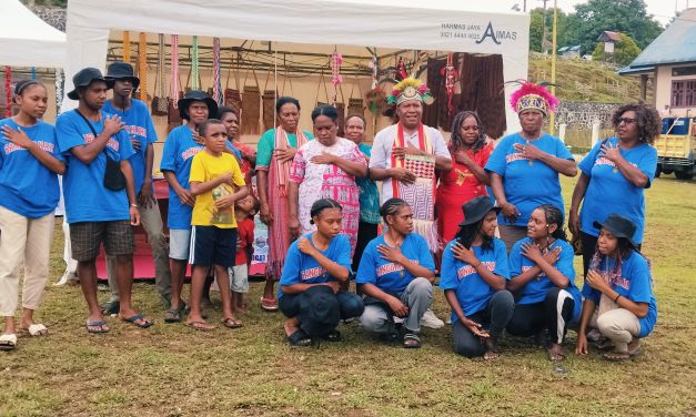 Dua Sanggar dari Sorong Selatan Ambil Bagian dalam Festival Danau Ayamaru 2025