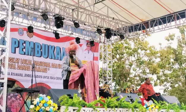 Anggota DPD RI Agustinus R. Kambuaya Paparkan Promosi Cagar Budaya di Festival Danau Ayamaru