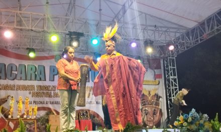 Marten Iek Resmi Tutup Promosi Cagar Budaya pada Festival Danau Ayamaru 2025