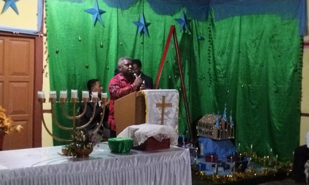 Ketua Klasis GKI Ayamaru Tegaskan Larangan Miras dan “Pembayaran Kos 9 Bulan” Selama Perayaan Natal dan Tahun Baru