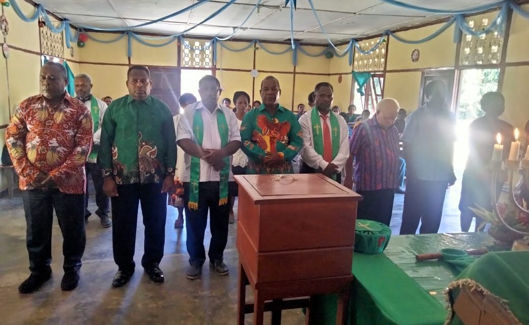 Ketua Klasis Ayamaru Teguhkan Panitia Lokakarya Sejarah Masuknya Injil di Mare Raya