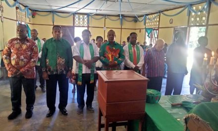 Ketua Klasis Ayamaru Teguhkan Panitia Lokakarya Sejarah Masuknya Injil di Mare Raya