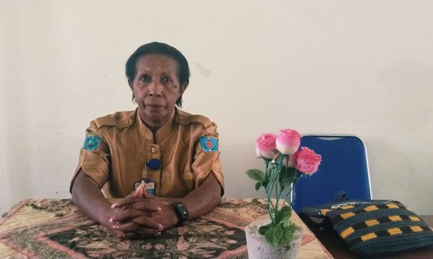 Kepala SMP Negeri 2 Ayamaru Yosmina Isir Bantah Pernyataan Anggota DPRK Maybrat
