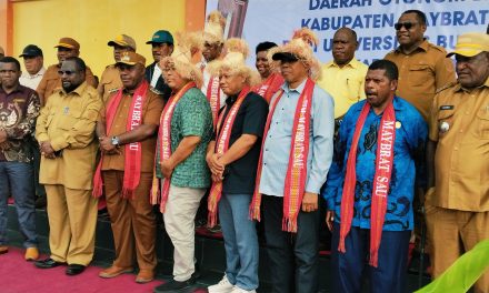 Tim Akademik Universitas Budi Luhur Tiba di Ayamaru, Kaji DOB Kabupaten Maybrat Sau