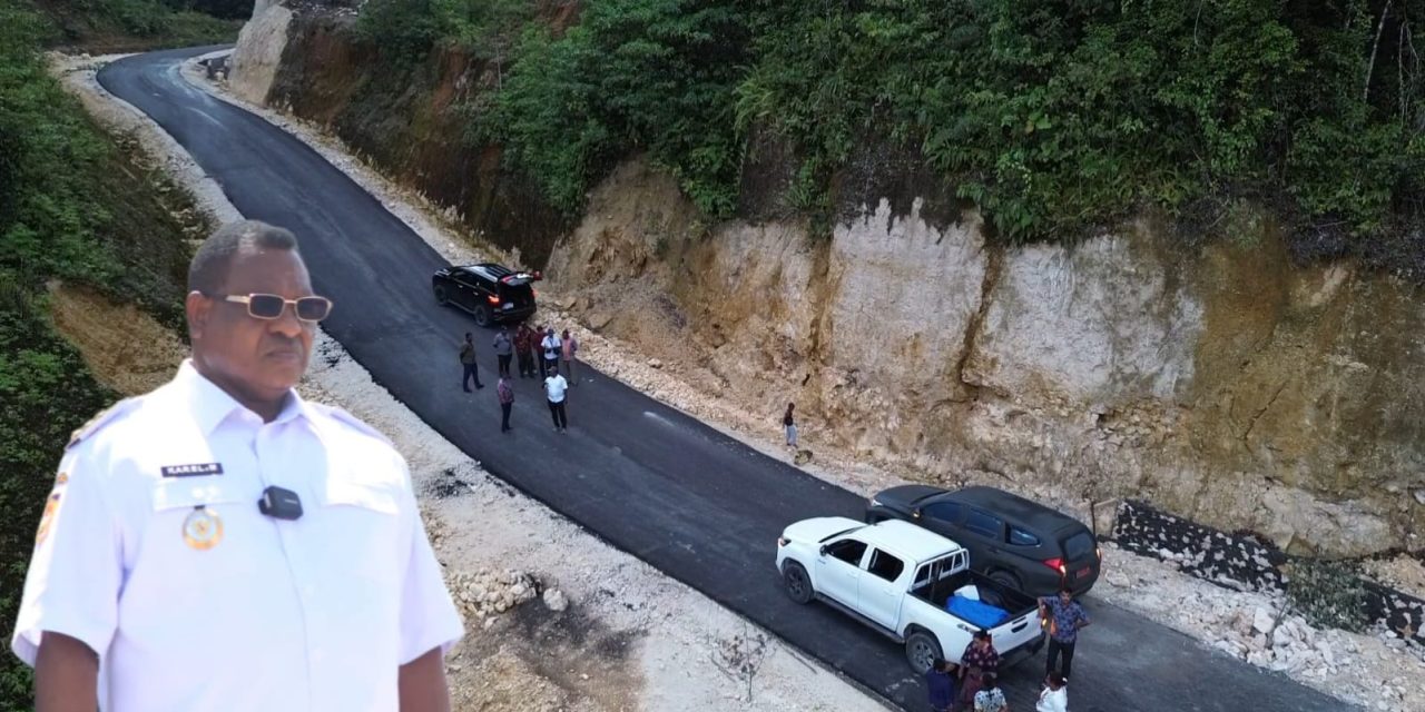 Bupati Maybrat Karel Murafer Tinjau Progres Pengaspalan Jalan Mapura–Kokas