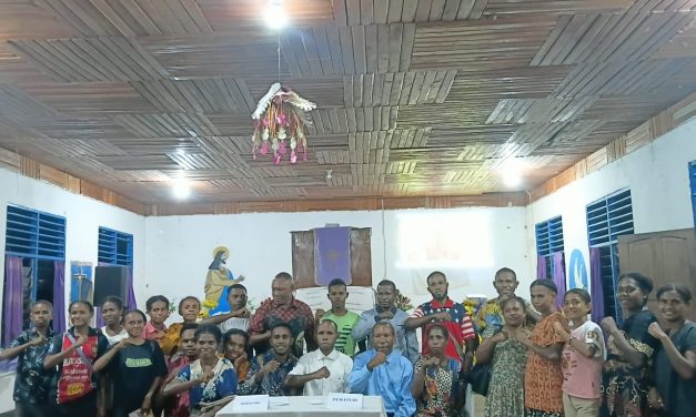 PAM Jemaat GKI Menosimons Kwowok Gelar Pelatihan Liturgi bagi Anggota Muda