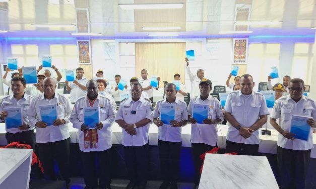 Pemkab Maybrat Serahkan DPA 2026, Bupati Karel Murafer Tekankan Percepatan Ekonomi Daerah