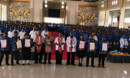 Bupati Maybrat Serahkan 546 SK CPNS dan PPPK Formasi 2021, Tegaskan Integritas dan Loyalitas ASN