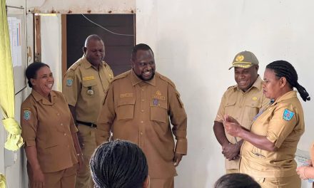 Sekda Maybrat Tekankan Disiplin Kinerja dan Penyelesaian SKP ASN