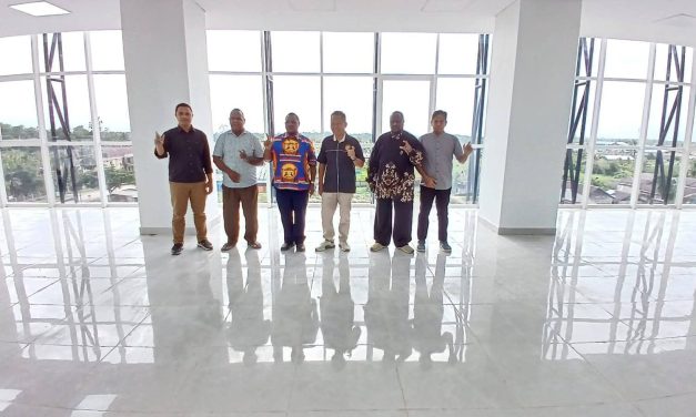 Bupati Maybrat, Sekda dan Rektor UNIMUDA Sorong Tinjau Persiapan Seleksi JPT Pratama