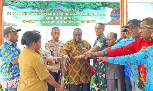Sekda Maybrat Ferdinandus Taa Buka Musrenbang Distrik Se-Ayamaru Raya di Kambuaya
