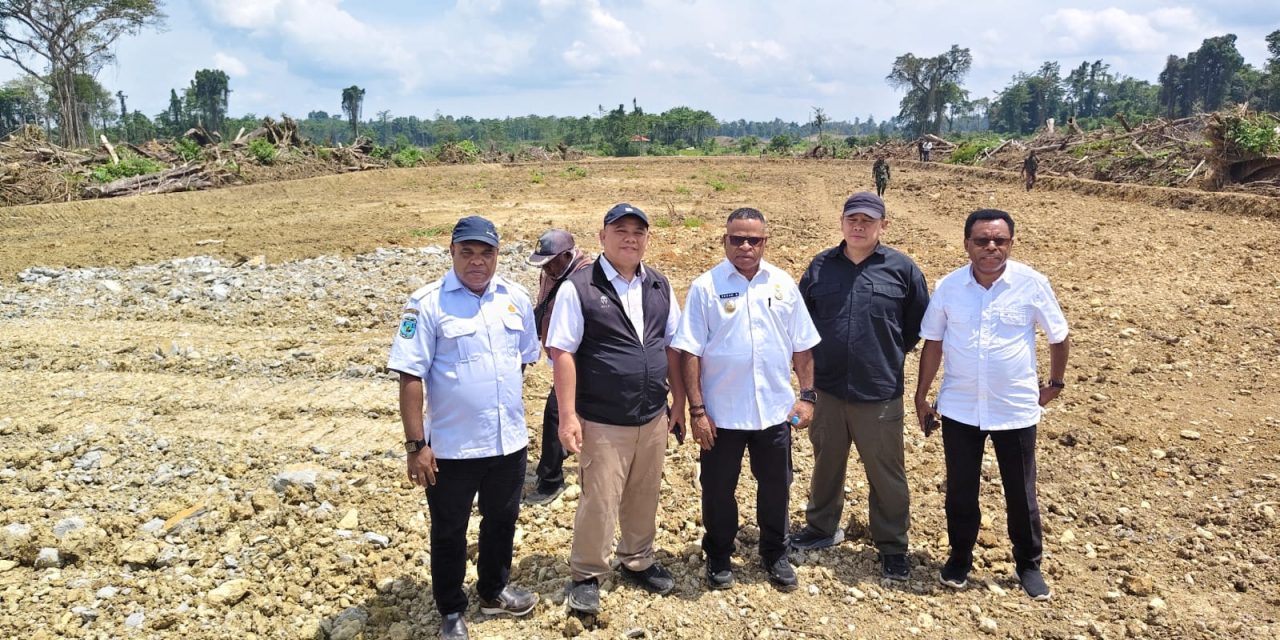 Wakil Bupati Sorong Selatan Tinjau Lokasi Cetak Sawah 1.200 Hektare di Moswaren
