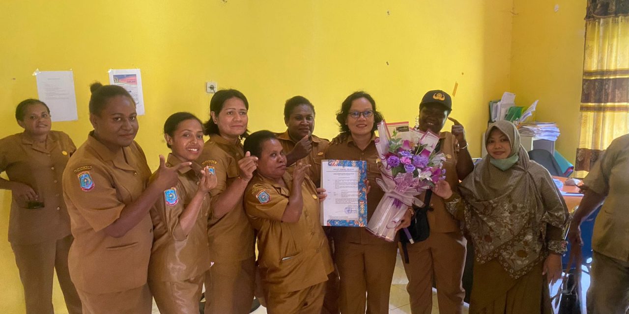 Kepala Dinas BKKBN Sorong Selatan Gelar Rapat Perdana Bersama Staf