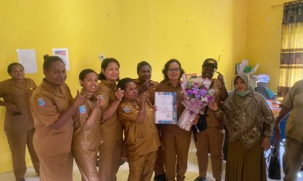 Kepala Dinas BKKBN Sorong Selatan Gelar Rapat Perdana Bersama Staf