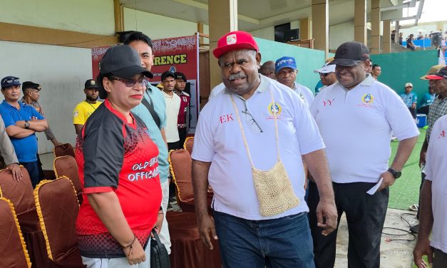 Bupati Sorong Selatan petronela krenak Hadiri Pembukaan Liga 4 Zona Papua Barat Daya di Kota Sorong
