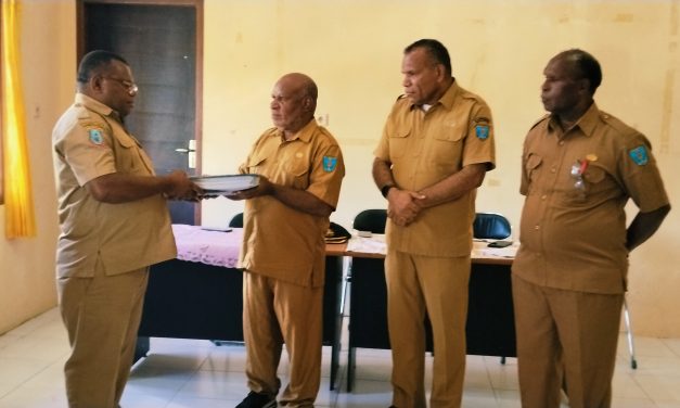 Serah Terima Jabatan Plt Kepala Dinas Pertanian dan Perkebunan Maybrat Berlangsung Khidmat