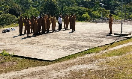 Plt. Kadis Pendidikan Maybrat Hendrik Frasawi Tegaskan Pentingnya Disiplin dan Apel Rutin bagi ASN