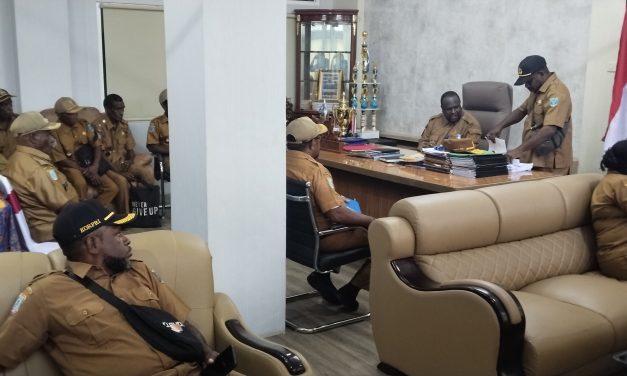 Sekda Maybrat Ferdinandus Taa Gelar Rapat Bersama Kepala Kampung, Bahas Keamanan dan Percepatan Dana Kampung