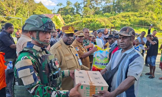 Pemda Maybrat Salurkan Bantuan Bama untuk Warga Sori Pasca Insiden Penyerangan