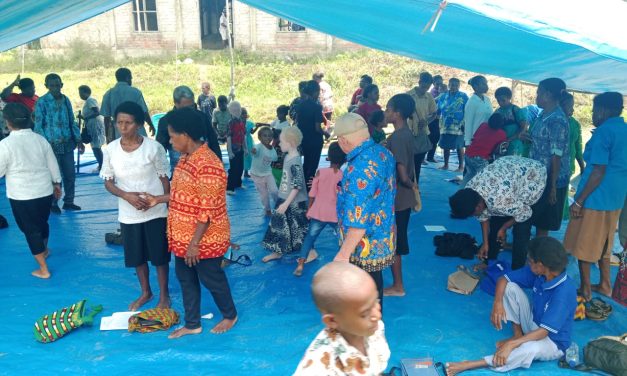 Ibadah Padang Paskah Kedua Digelar di Pinggir Kali Sidi, Umat Tiga Denominasi Bersatu dalam Kebersamaan