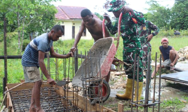 Pembangunan Jembatan Garuda Tahap IV di Kampung Aisyo Masuki Tahap Pelubangan Angkur dan Pengecoran Cakar Ayam