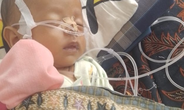 Yayasan Mitra Sosial Peduli Kemanusiaan Papua Salurkan Bantuan Sedekah bagi Bayi Pasien Rujukan ke Surabaya