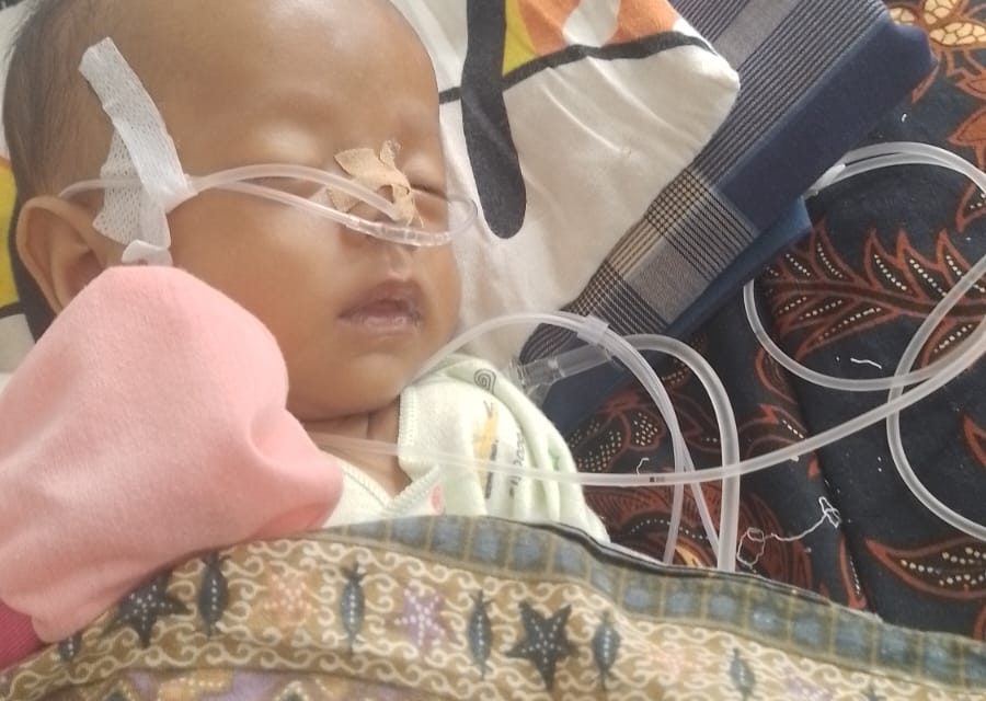 Yayasan Mitra Sosial Peduli Kemanusiaan Papua Salurkan Bantuan Sedekah bagi Bayi Pasien Rujukan ke Surabaya