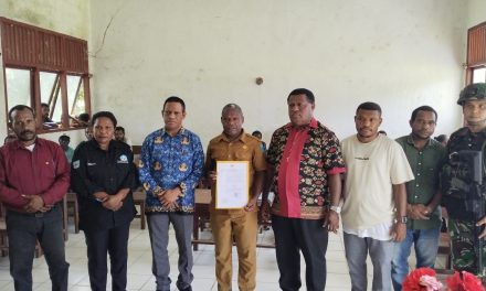 Pemkab Maybrat Tunjuk Moses Sowe sebagai PLT Kepala Sekolah SD YPK Ebenhezer Fuog