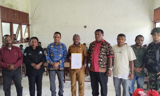 Pemkab Maybrat Tunjuk Moses Sowe sebagai PLT Kepala Sekolah SD YPK Ebenhezer Fuog