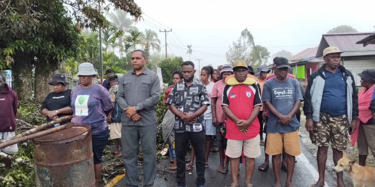 Palang Jalan di Fategomi Resmi Dibuka, Marten Iek Sampaikan Aspirasi Masyarakat kepada Pemerintah Kabupaten Maybrat
