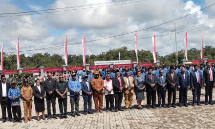 Wabup Maybrat Fernando Salossa Pimpin Upacara Peringatan Hari Otonomi Daerah ke-30 Tahun