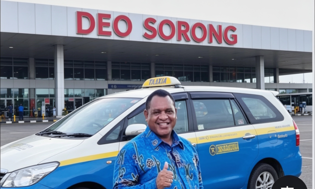 Naik Taksi Bandara, Sikap Sederhana Bupati Maybrat Karel Murafer Tuai Pujian Sopir di Bandara Deo Sorong